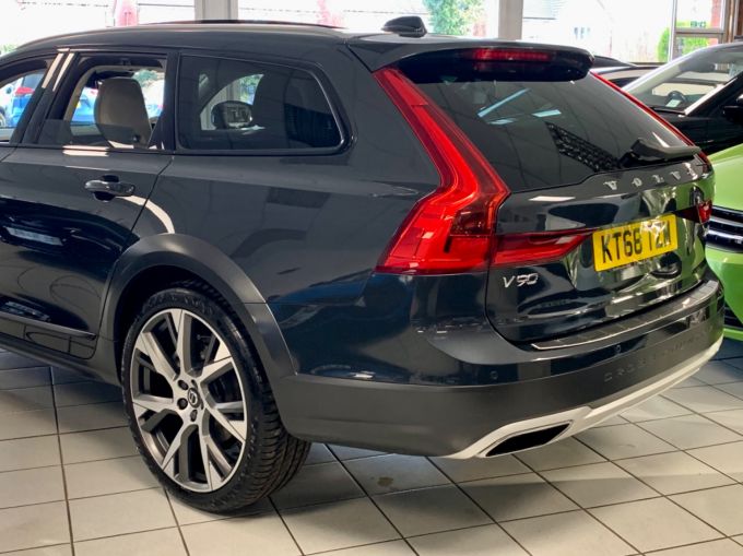 VOLVO V90 D4 CROSS COUNTRY PRO AWD - 5620 - 10