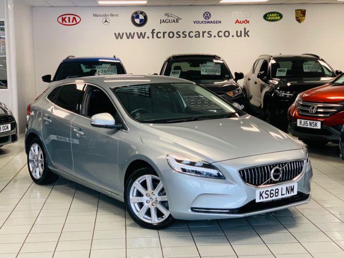 VOLVO V40 T3 INSCRIPTION - 5587 - 1