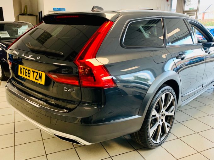 VOLVO V90 D4 CROSS COUNTRY PRO AWD - 5620 - 7