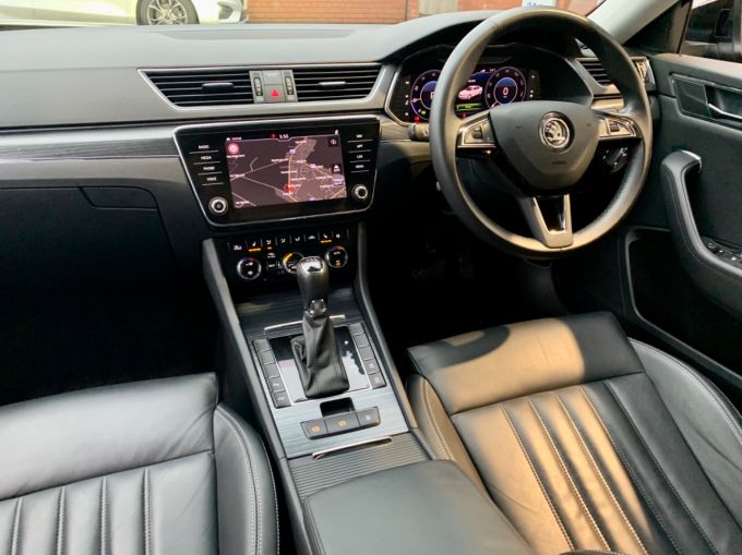 SKODA SUPERB SE L TDI DSG - 5594 - 11