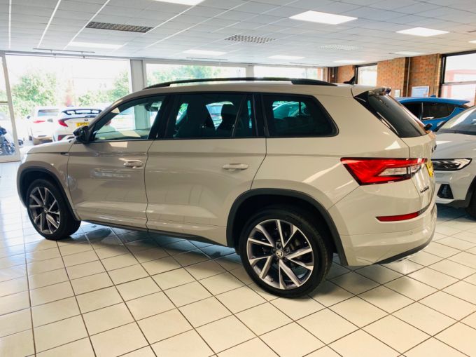 SKODA KODIAQ SPORTLINE TSI DSG - 5469 - 9