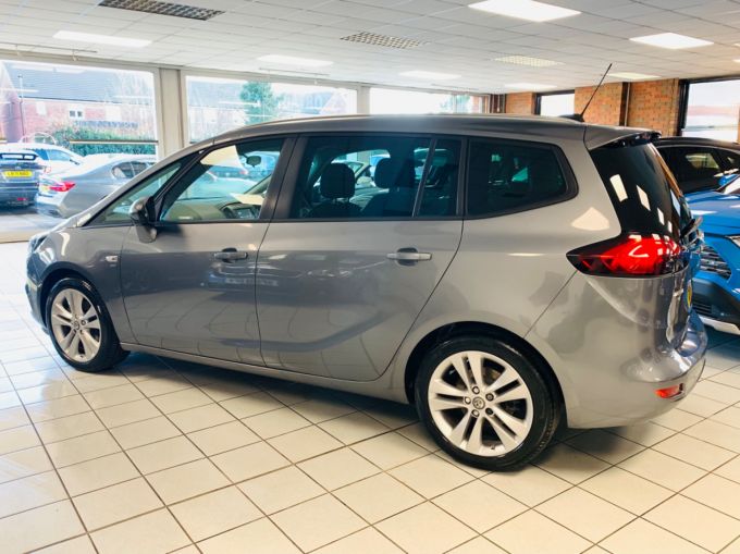 VAUXHALL ZAFIRA TOURER SRI NAV - 5558 - 9