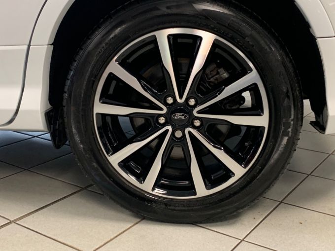 FORD KUGA ST-LINE TDCI - 5666 - 27