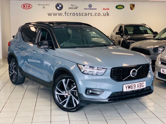 VOLVO XC40 T3 R-DESIGN PRO - 5413 - 1