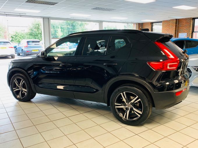 VOLVO XC40 B4 R-DESIGN MHEV - 5444 - 9