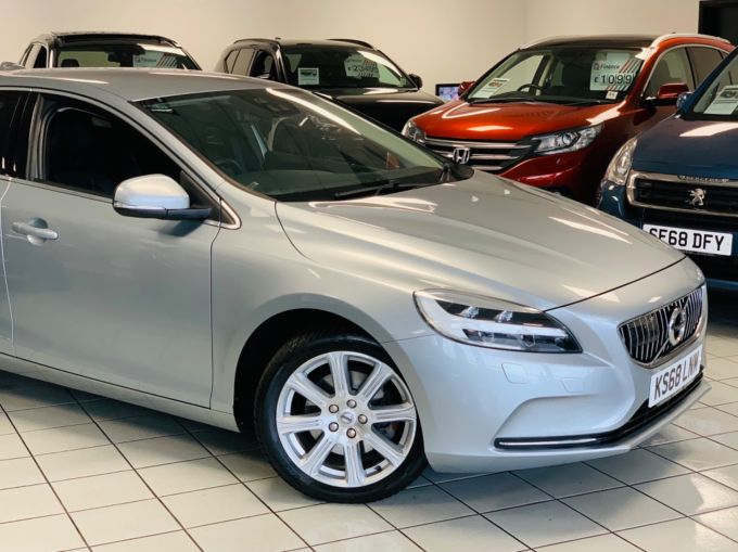 VOLVO V40 T3 INSCRIPTION - 5587 - 5