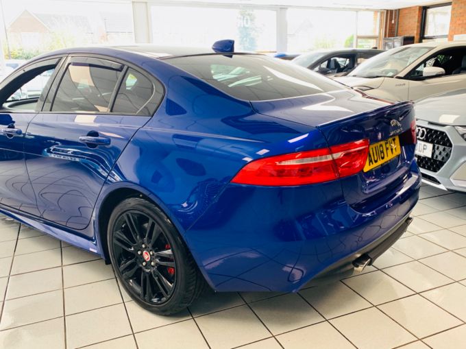 JAGUAR XE R SPORT BLACK PACK - 5506 - 9