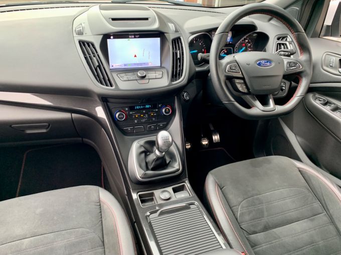 FORD KUGA ST-LINE TDCI - 5666 - 11