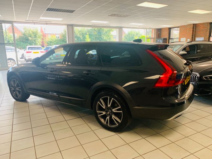 VOLVO V90 D4 CROSS COUNTRY PLUS AWD - 5437 - 9