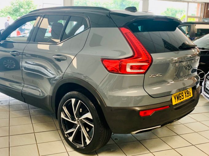 VOLVO XC40 T3 R-DESIGN PRO - 5413 - 10