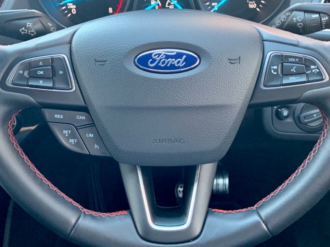 FORD KUGA ST-LINE - 5570 - 15