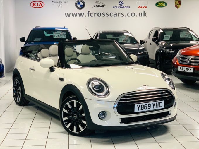 MINI CONVERTIBLE COOPER EXCLUSIVE - 5582 - 1