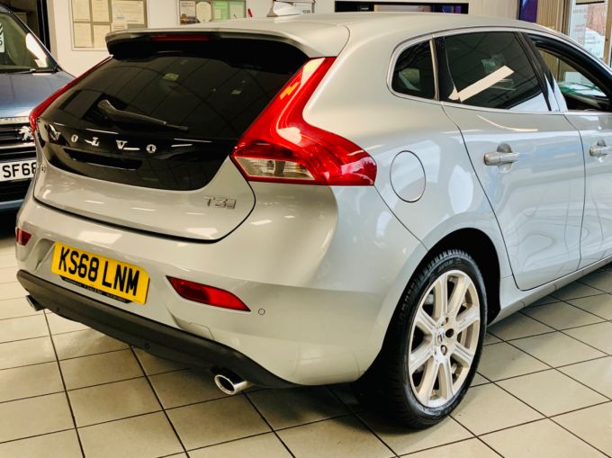 VOLVO V40 T3 INSCRIPTION - 5587 - 7