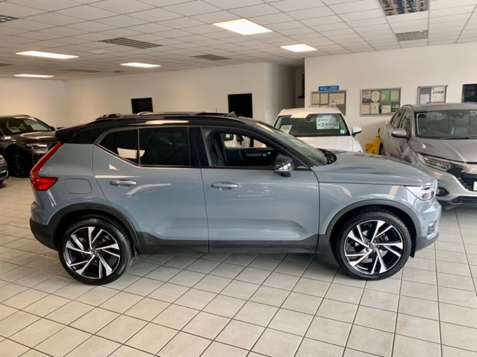 VOLVO XC40 T3 R-DESIGN PRO - 5413 - 7