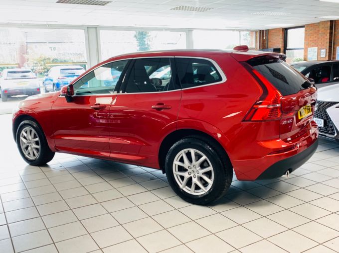 VOLVO XC60 D4 MOMENTUM AWD - 5530 - 10