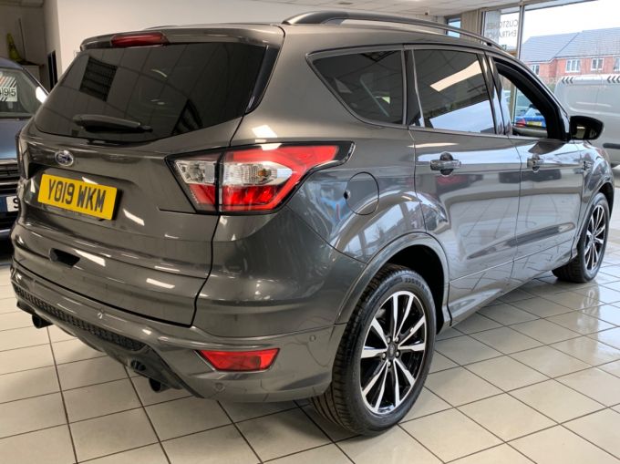 FORD KUGA ST-LINE - 5542 - 7