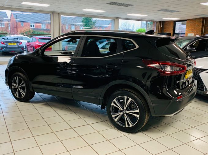 NISSAN QASHQAI DIG-T N-CONNECTA - 5549 - 9