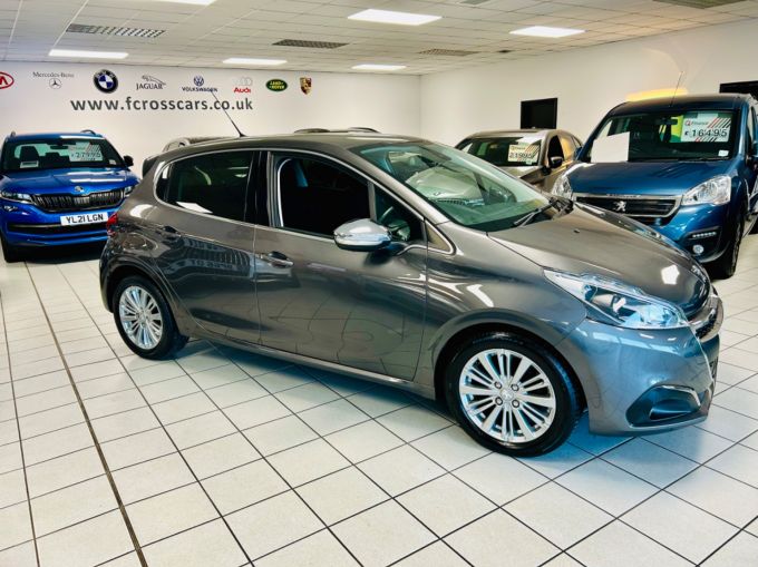 PEUGEOT 208 BLUE HDI S/S ALLURE - 5527 - 5